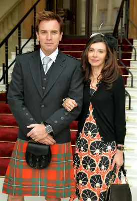 Ewan McGregor, värd $ 40 miljoner, för att ge ex-fru Eve Mavrakis hälften av sin förmögenhet i skilsmässoavtalet