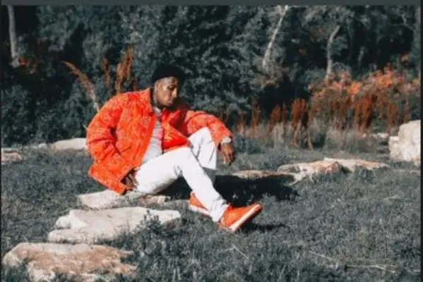 Hur lång är NBA Youngboy? 'Utanför idag' rapparen fångades en gång för att öka höjden med flygvapenskor