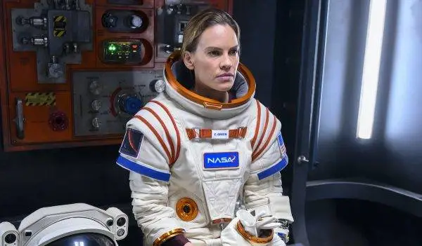 away-netflix-hilary-swank-astronaut