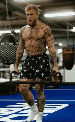 Jake Paul is a professional boxer who is 6 feet 1 inch tall (@jakepaul/Instagram)