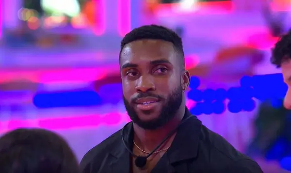 Love Island USA Alum Nigel Okafor, der in schmutzige betrunkene Text -Skandal mit Ex verwickelt war