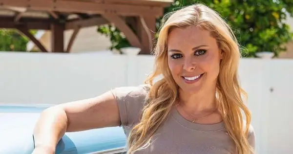 Was ist Cristy Lees Vermögen? Die Liebe des Gastgebers für Autos, die in ihrer Kindheit begann, begann in ihrer Kindheit