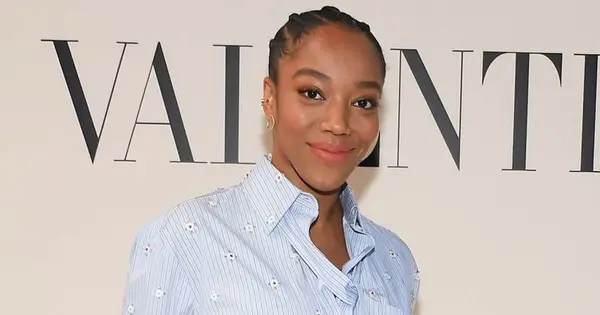 Hvem er Naomi Ackie? Alt du trenger å vite om nettoverdi og kjærlighetslivet til Whitney Houston Biopic Star