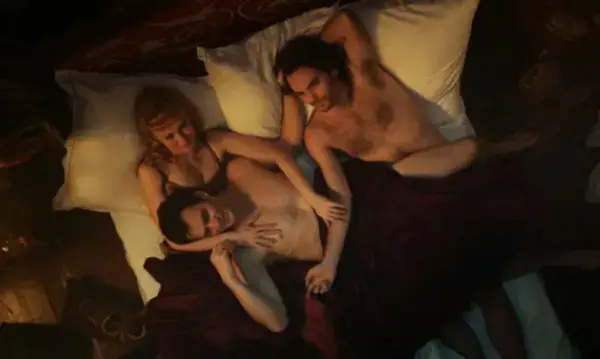 Benedict Bridgerton è gay? Perché la stagione 3 di Bridgerton di Netflix si allontana dai libri