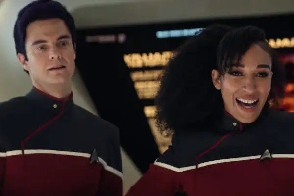 Tawny Newsome as Mariner and Jack Quaid as Boimler in Star Trek: Strange New Worlds, standing in the Enterprise