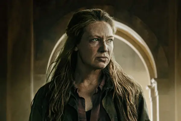 Anna Torv as Tess in The Last of Us.