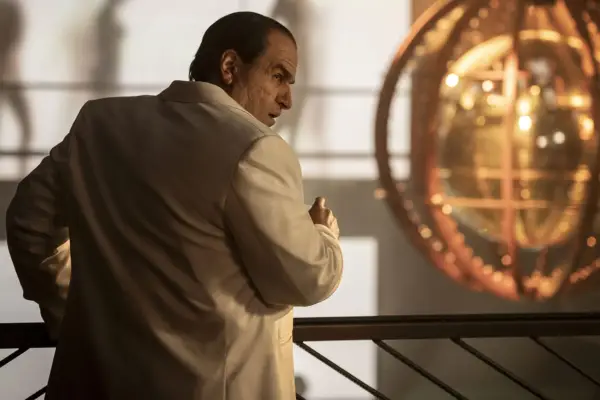 Colin Farrell „bardzo się cieszę, że skończył” zdjęcia do „Pingwina”