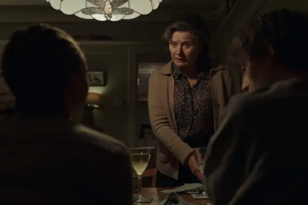 Black Mirrors Loch Henry-slutning forklarede: Hvad skete der med Pia?