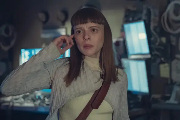 Shira Haas as Iris Maplewood in Netflix