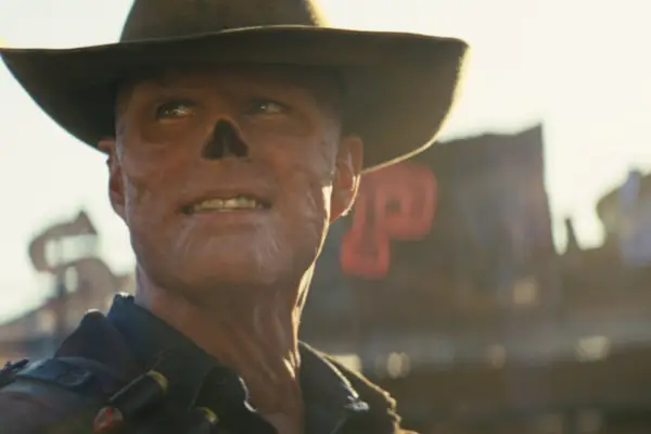 Walton Goggins in Fallout with a skull face, wearing a cowboy hat