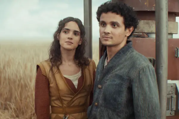 (L-R) Bix Caleen (Adria Arjona) and Wilmon Paak (Muhannad Bhaier) in Lucasfilm