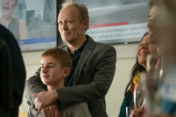 Lars Mikkelsen as Søren Ravn