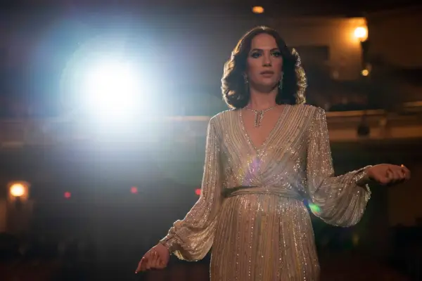 Kate Siegel as Annette DeTamble