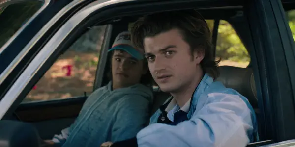 (L to R) Gaten Matarazzo as Dustin Henderson and Joe Keery as Steve Harrington in STRANGER THINGS