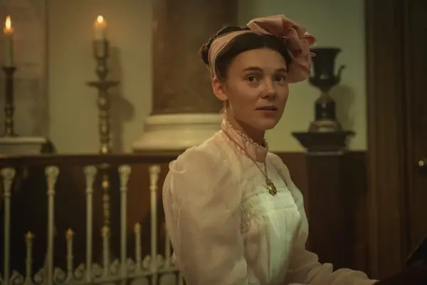 Synnove Karlsen as Polly in Bodies.