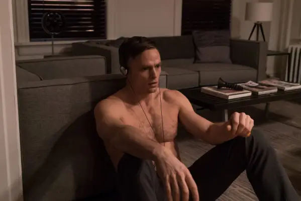 Wilson Bethel in Daredevil sitting with headphones on