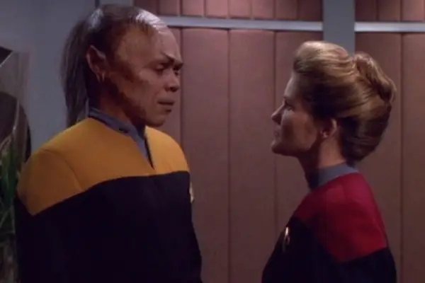 Star Trek-legendes spreken een oordeel uit over Voyager's meest controversiële moment na bijna 30 jaar