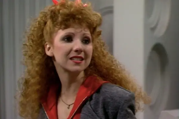 Kas notika ar Melu Bušu filmā Doctor Who? Bonija Lengforda paskaidroja iziešanu un atgriešanos