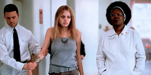 Angelina Jolie and Whoopi Goldberg in Girl, Interrupted 