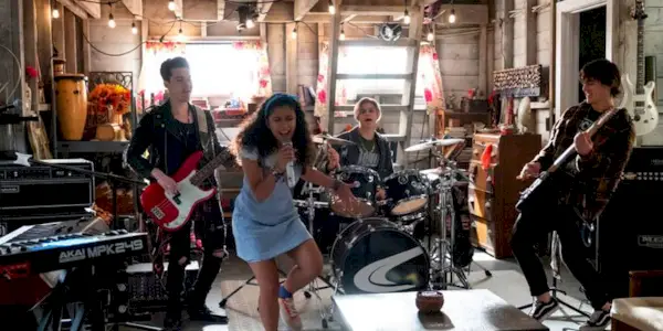 Still of Julie and The Phantoms rehearsing in their garage (Netflix 2021)