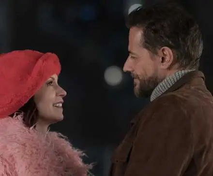 Carrie Preston as Elsbeth Tascioni and Ioan Gruffudd as Angus Doyle elsbeth-valentines-episode-season-2-episode-11
