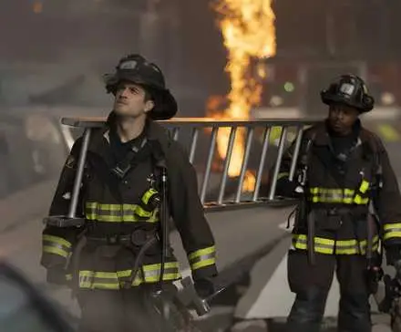 La connexió Chicago Fire de Blink-and-You'll-Miss a Dexter: Resurrection