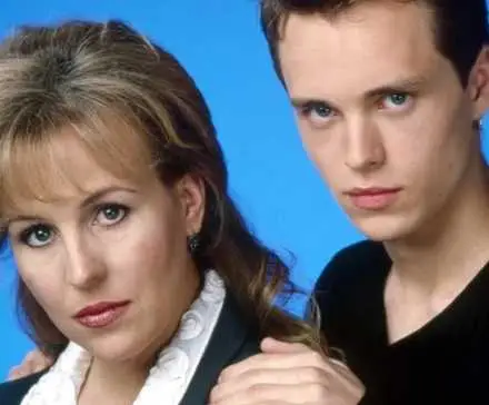 Genie Francis as Laura Spencer and Jonathan Jackson as Lucky Spencer
