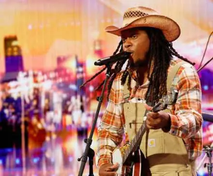 Steve Ray Ladson singing during his audition for 