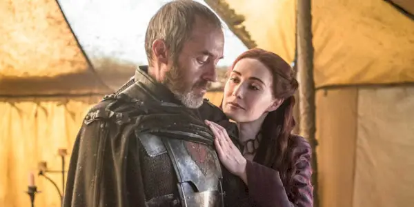 Stannis Baratheon (Stephen Dillane) and Melisandre (Carice van Houten) in a tent in 