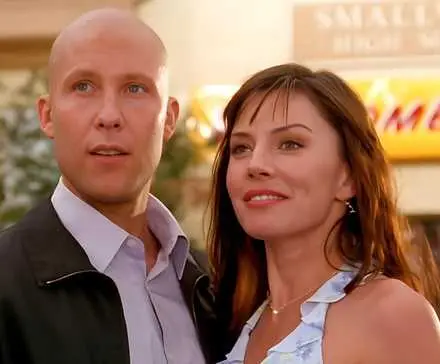 Lex Luthor (Michael Rosenbaum) and Desiree Atkins (Krista Allen) announcing their engagement in Smallville