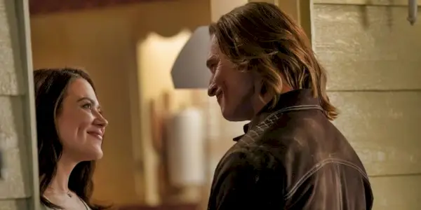 Camille Guaty and Josh Holloway in the Duster finale