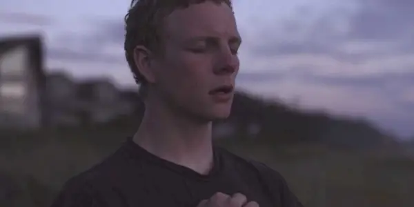 Prieš dar būdamas jaunas Dexteris, Patrickas Gibsonas buvo išskirtinis „Netflix“ filme „The OA“