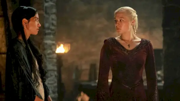 'Ella básicamente no puede sobrevivir': 'Emma D'Arcy de House of the Dragon explica la relación única de Rhaenyra y Mysaria