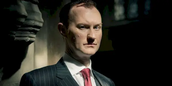 El cocreador de Sherlock adaptarà la història d'Arthur Conan Doyle amb Kit Harington