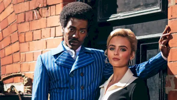 Překonejte to': Millie Gibsonová reaguje na kritiku, že se „Doktor, který“ „probudil“