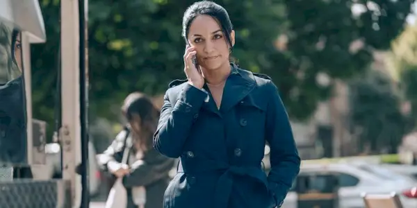 'Hijack' anmeldelse: Idris Elba bærer Apples kjedelige thriller-serie