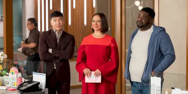 Recenze kořisti: Nechte na Maye Rudolph, aby byla miliardářka milá