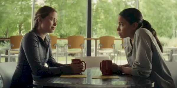 Hannah Emily Anderson and Jurnee Smollett talking in Smoke