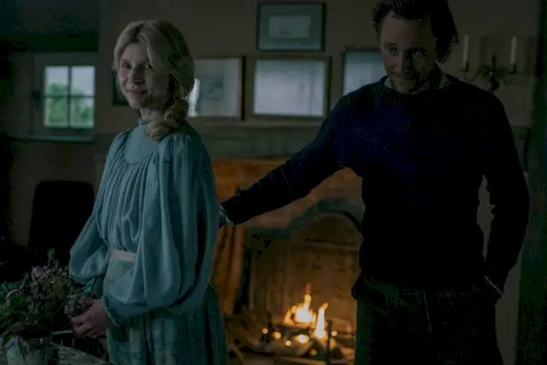 the-essex-serpent-clemence-poesy-tom-hiddleston-apple-tv-plus