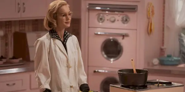 Anmeldelse af 'Lessons in Chemistry' - Brie Larson er dynamisk i Apple TV Drama