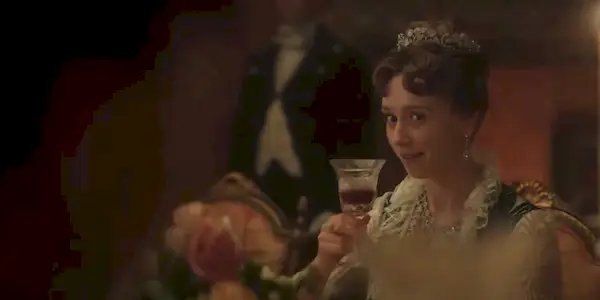 'The Gilded Age' 시즌 3 에피소드 6 요약: Bertha는 Gladys가 영국에서 주도권을 잡도록 도와주지만, 그녀의 행동은 역효과를 낳을까요?