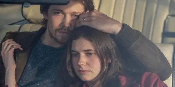 conversations-with-friends-joe-alwyn-alison-oliver-feature