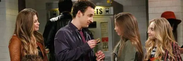 GIRL MEETS WORLD 예고편 및 프리미어 날짜 발표