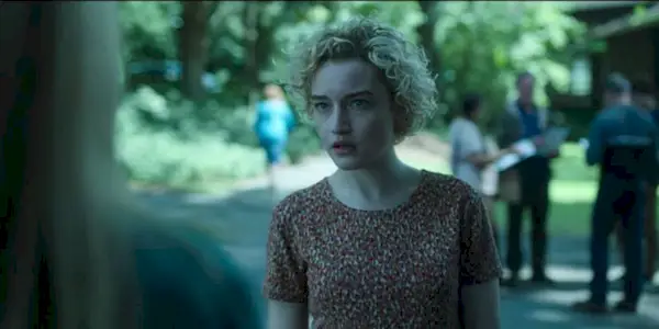 Julia Garner as Ruth Langmore in Netflix